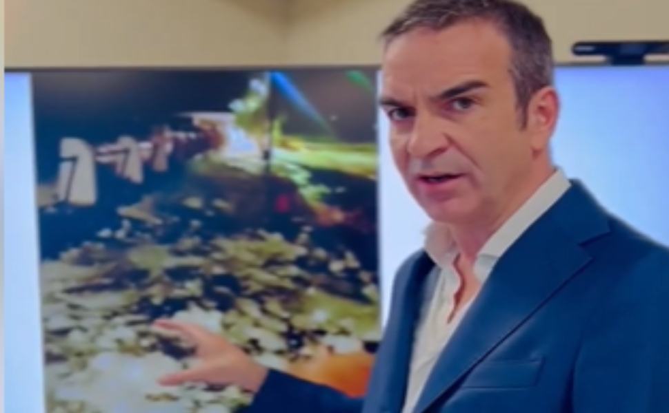 Occhiuto schiuma bianca 1