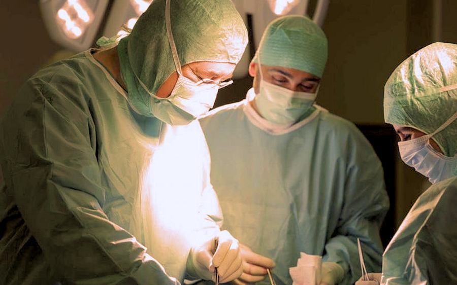 Operazione chirurghi ospedale
