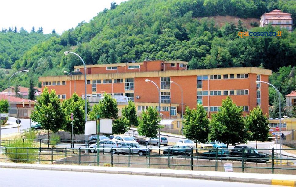 Ospedale di Acri "riattivare subito i 13 posti letto di medicina" 51 Ospedale Beato Angelo Acri 1