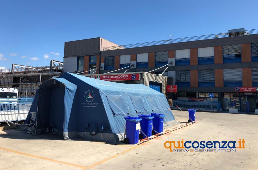 Ospedale Cosenza Annunziata tenda triage 2