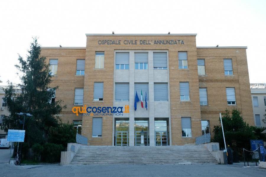 Ospedale di Cosenza: "ho affrontato il tumore grazie ad un angelo di nome Michele" 60 Ospedale dell Annunziata di Cosenza 1 1