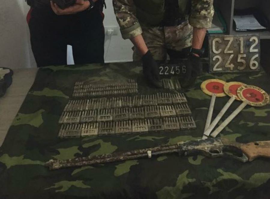 Reggio Calabria, rinvenuto in una parete rocciosa fucile con matricola abrasa e 250 munizioni 51 PHOTO 2018 08 07 12 28 38