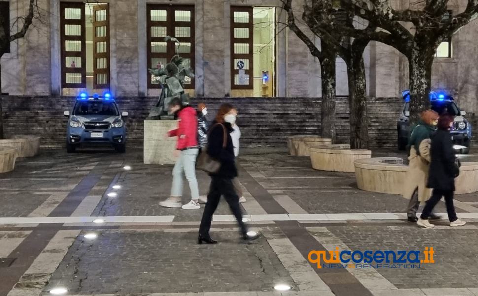 Pefettura Cosenza piazza 11 settembre polizia controlli