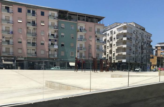 Il Comune di Cosenza vuole un McDonald's su piazza Bilotti 71 Piazza Bilotti1 1