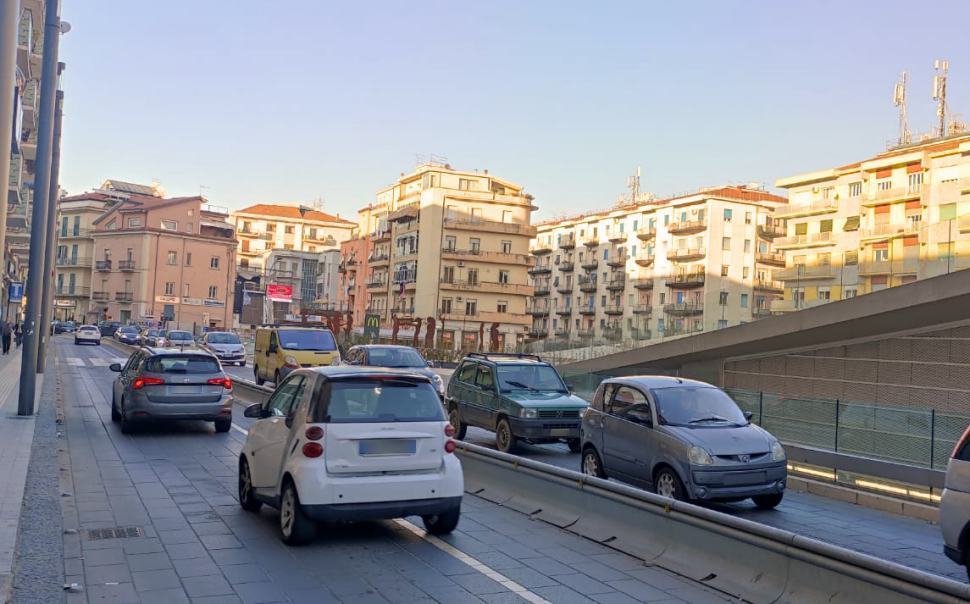 Viabilità, minoranza all'attacco "altro che Cosenza 2050, si torna nel 1950" 51 Piazza Bilotti2 2