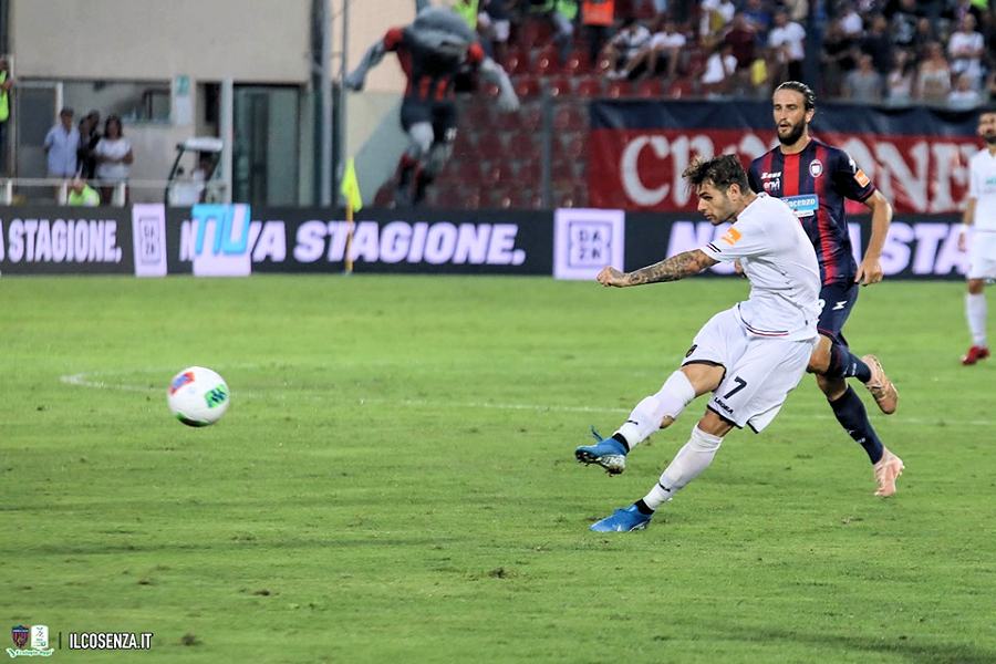 Pierini "con la Salernitana mi aspetto un grande pubblico". Volano prevendita e abbonamenti 64 Pierini Cosenza