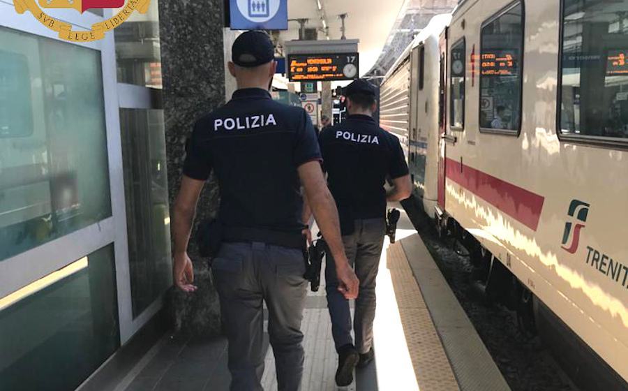 Scrive sul finestrino di un treno "ACAB". Denunciato un minorenne 51 Polfer 6