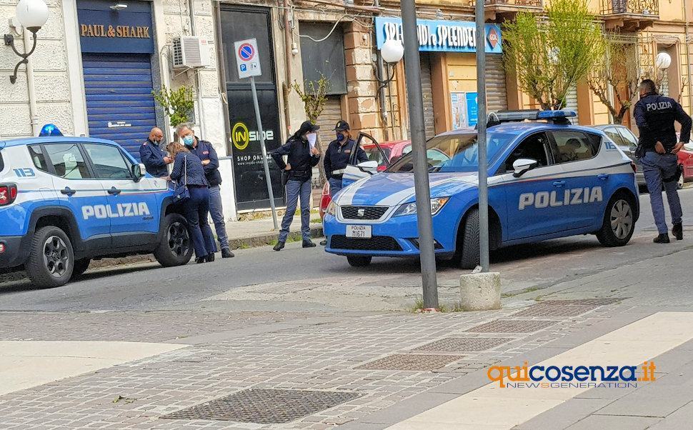 Polizia Cosenza controlli corso mazzini 3