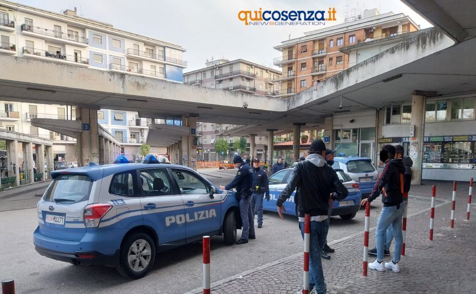Polizia autostazione Cosenza 1
