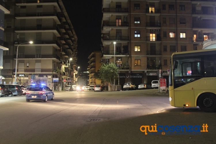 Polizia autostazione cosenza sera