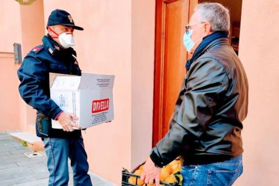 Polizia generi di prima necessita