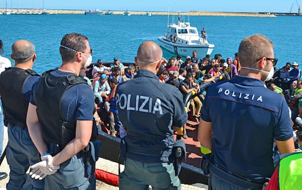 Polizia immigrati sbarchi 1