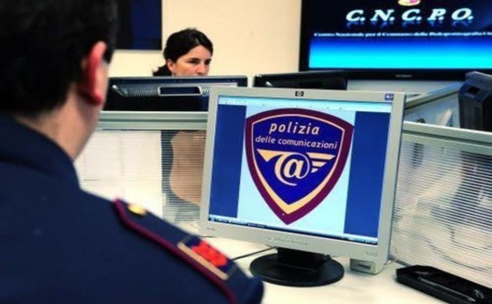 Polizia postale 12