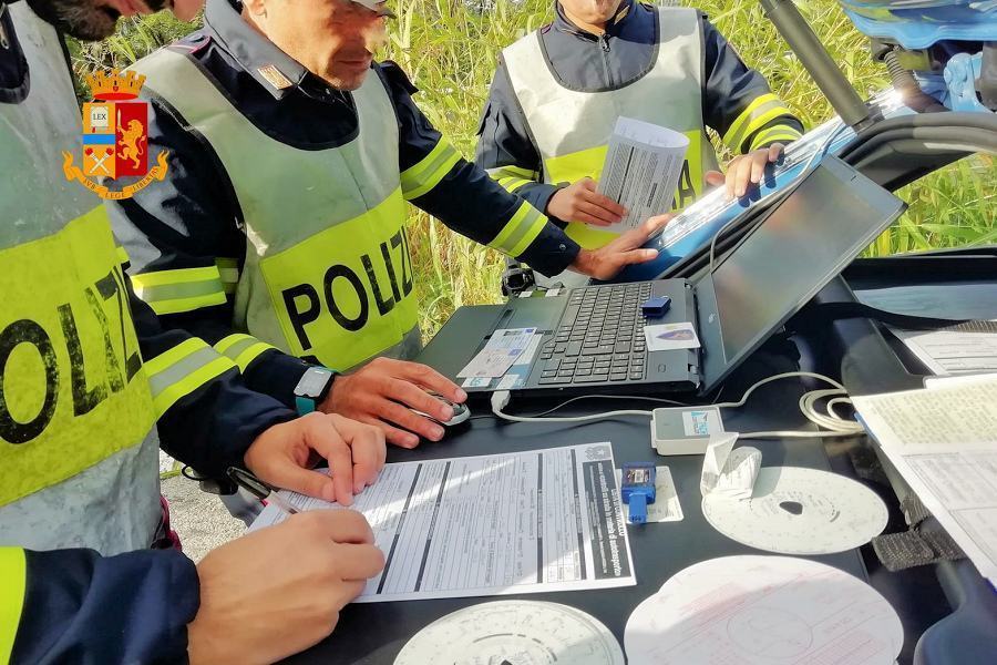 Polizia stradale alcol test