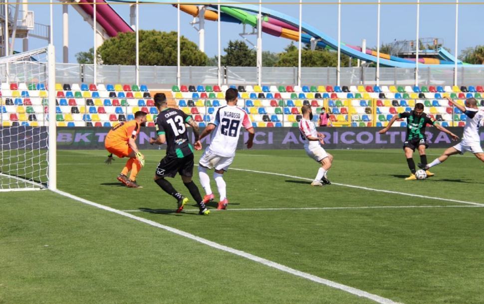 Tempo di verdetti in serie B. Cosenza in serie C dopo 3 stagioni, Salernitana in A 56 Pordenone Cosenza 1