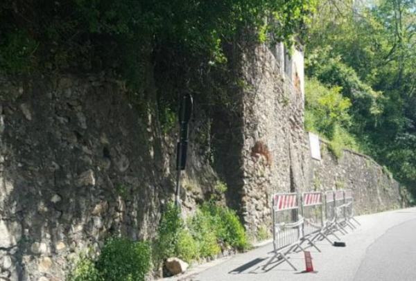 Crollo muro di contenimento a Portapiana: Giunta delibera inizio dei lavori a danno dei proprietari 53 PortapianaMuro