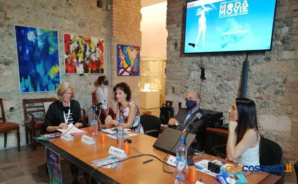 Presentazione moda movie 2021 02