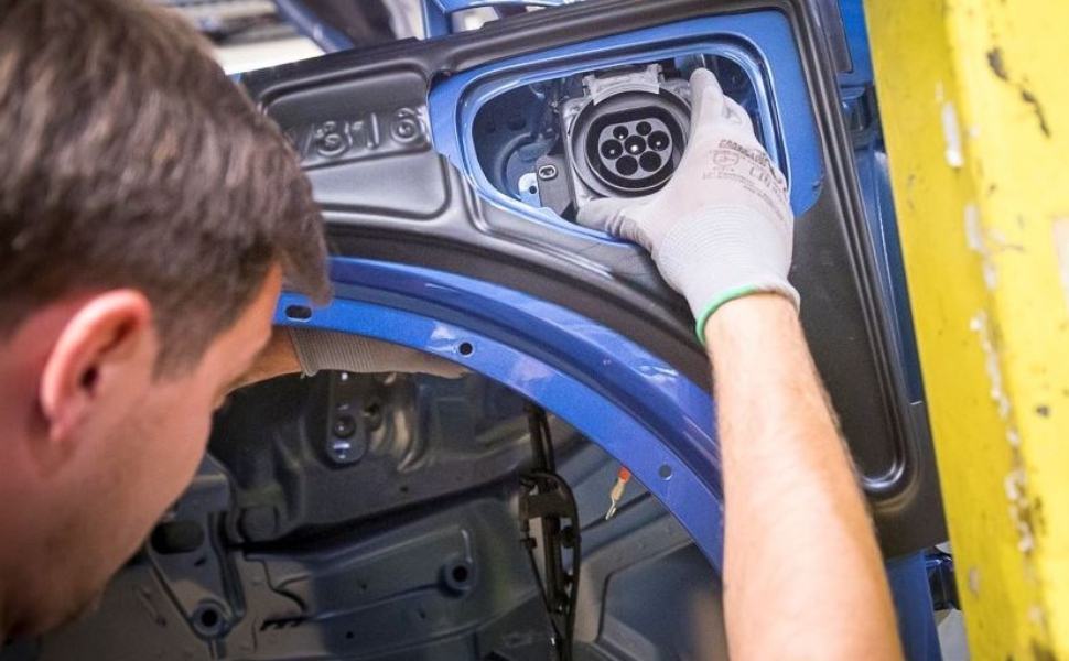 Produzione confindustria febbraio 2022 Cropped