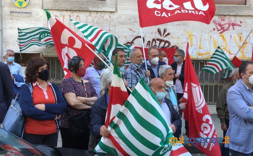 Protesta Asp Cosenza Cgil Longobucco 01