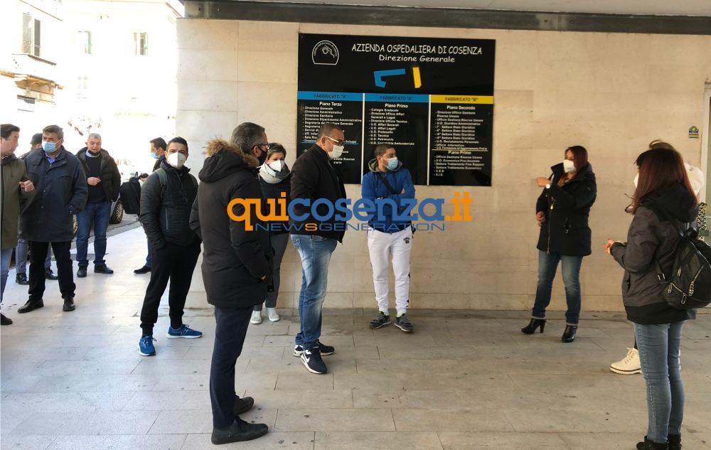 Protesta Oss concorso 24 cosenza azienda ospedaliera 02