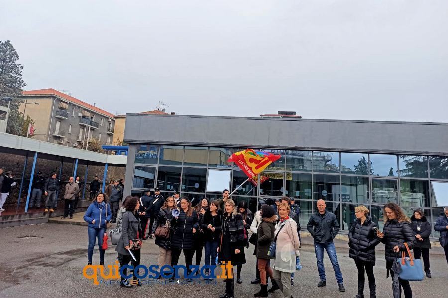 Protesta dipendenti cup Cosenza SEATT 02