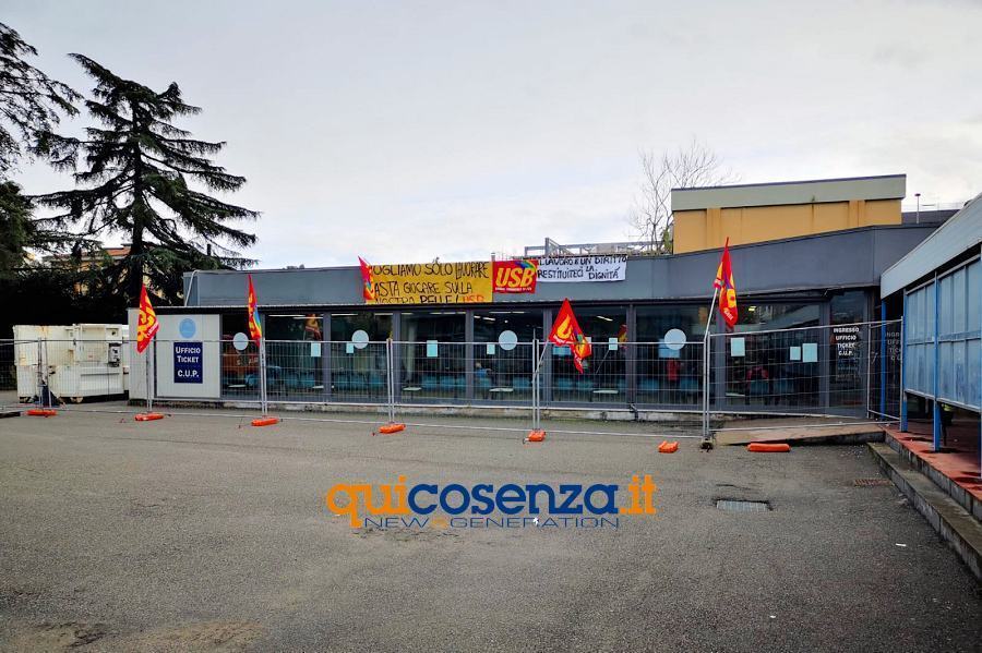 Protesta dipendenti cup Cosenza SEATT 04