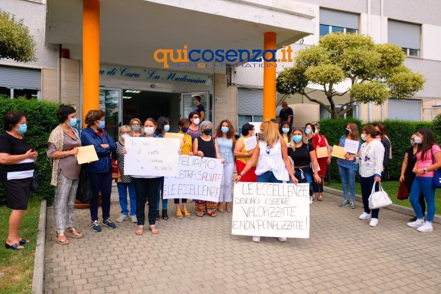 Protesta madonnina seno