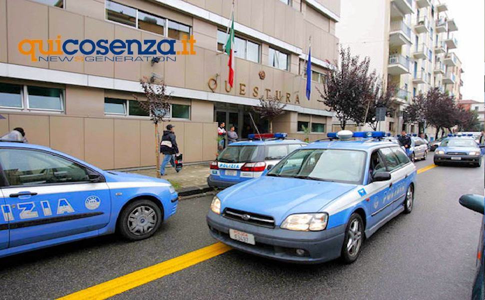 Cosenza: va in questura per il permesso di soggiorno, ma era ricercato per rapina. Arrestato 51 Questura Cosenza 1 2