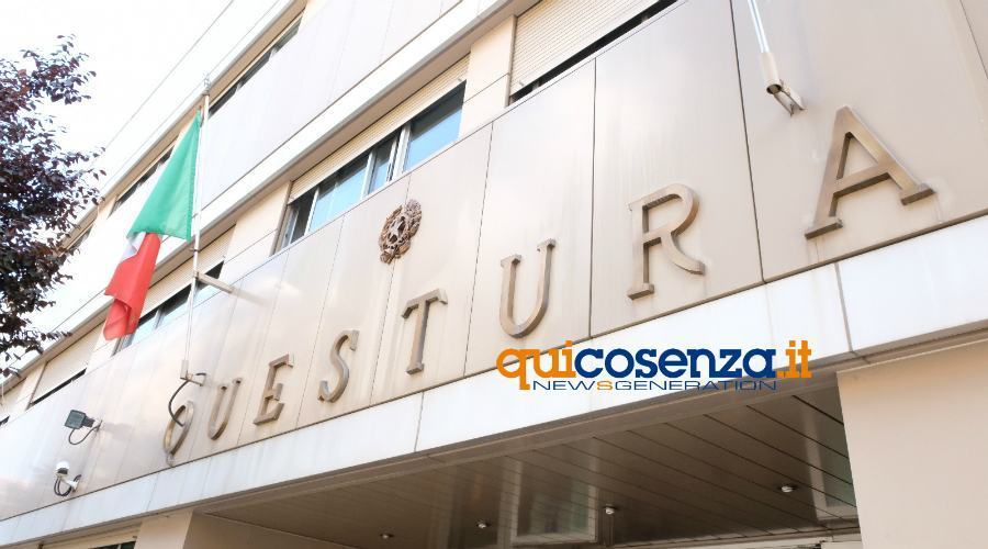 Cosenza: la perseguita per costringerla a tornare con lui, arrestato 58enne 51 Questura di Cosenza polizia di stato