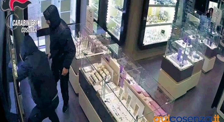 Rapina Stroili Oro 735x400 1