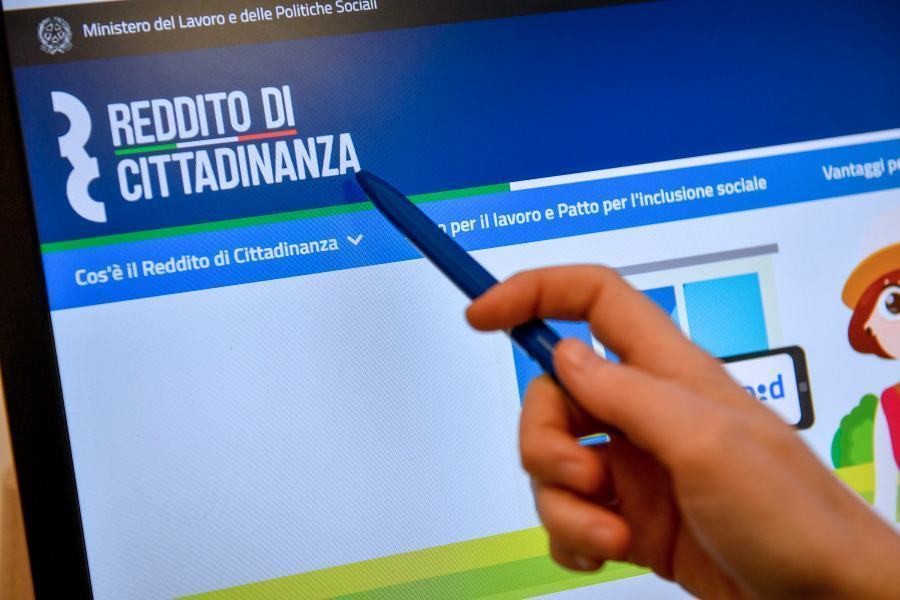 Reddito e pensione di Cittadinanza, in 4 mesi i beneficiari sono aumentati del 18% 77 Reddito di Cittadinanza 14