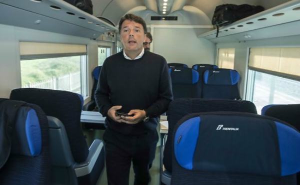 Al via il tour di Matteo Renzi in treno e bus per la Calabria 55 Renzi treno