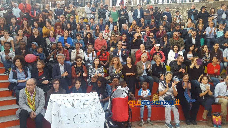 La Lega attacca il sindaco in sciopero della fame: "Il modello Riace non è credibile" 51 Riace manifestazione Lucano 02