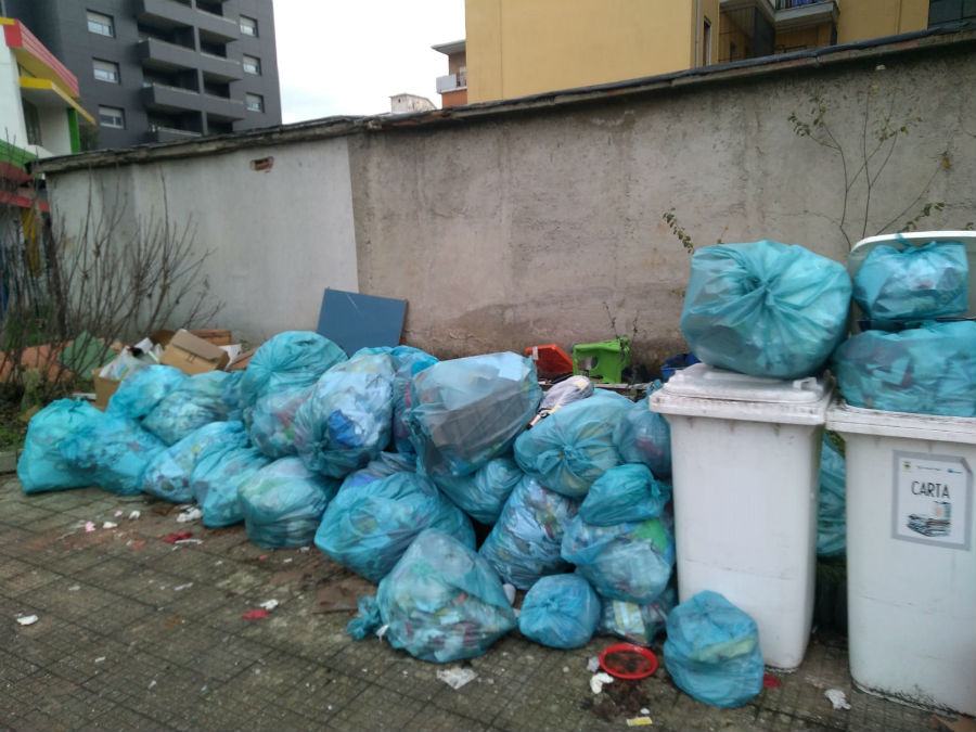 Rifiuti scuola Don Milani 1