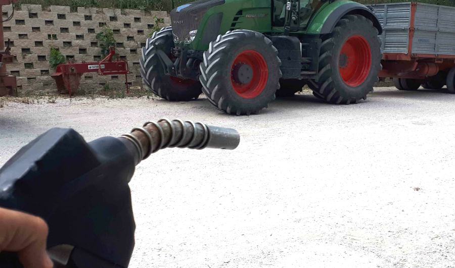 Rifornimento gasolio mezzi agricoli carburante 1