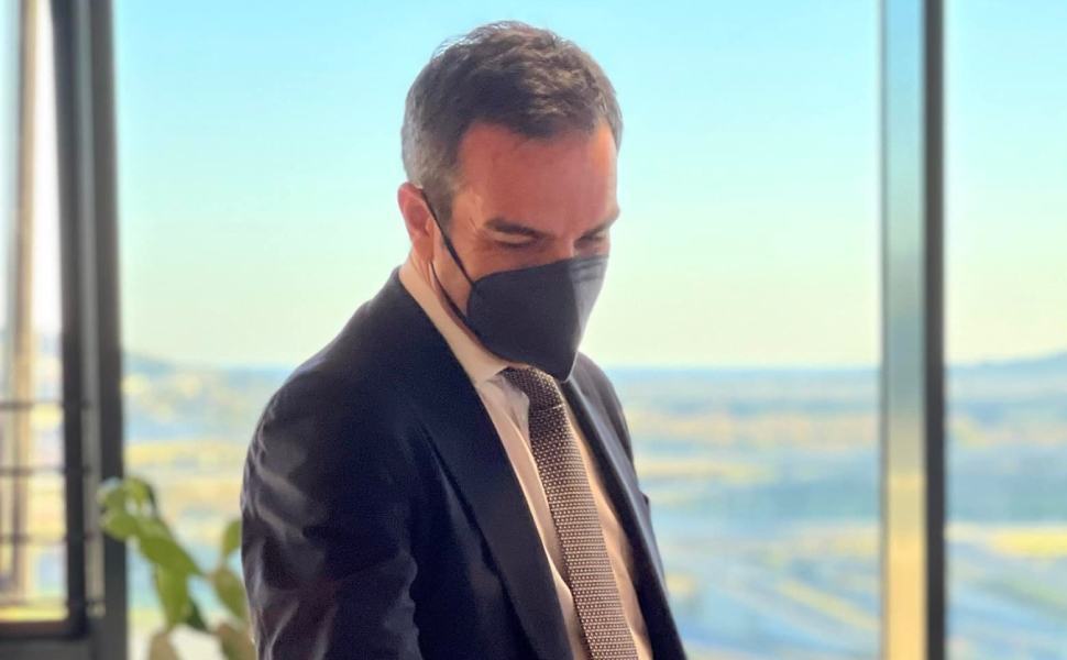 Occhiuto: "ho chiesto al Governo lockdown selettivo, No Vax stiano a casa" 51 Roberto occhiuto 1 9