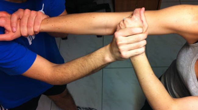 lite uomo donna parcheggio