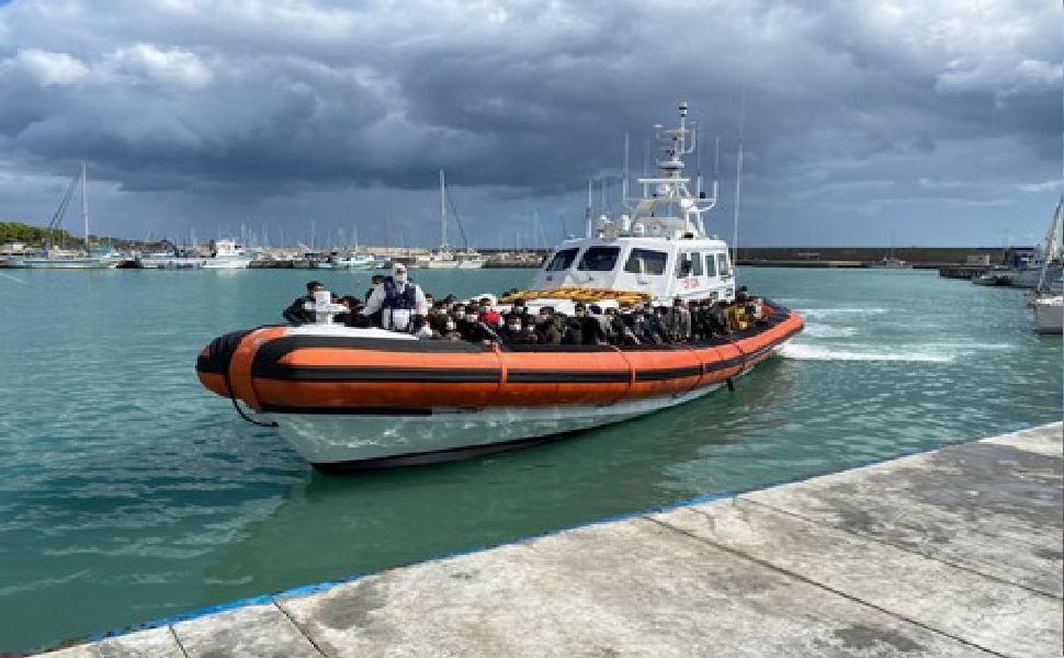 Ancora uno sbarco di migranti, arrivano in 80. È il 38esimo negli ultimi cento giorni 51 SBARCHI ROCCELLA IONICA 1