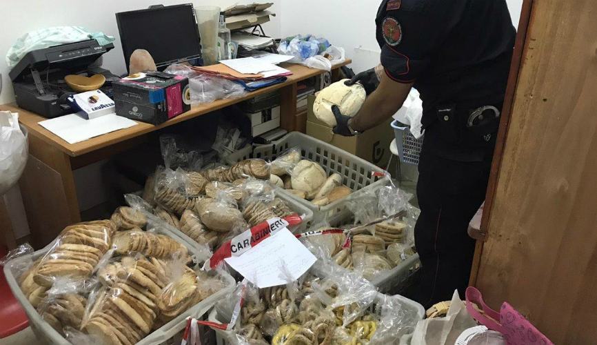 Produzione e vendita abusiva in un panificio del cosentino: sequestrati 2 quintali di alimenti 55 SEQUESTRO san benedetto2