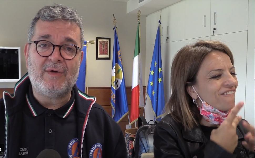 La proposta di Spirlì per i sordi "lingua dei segni in ogni iniziativa in Regione" 51 SPIRLi LINGUA SEGNI 1