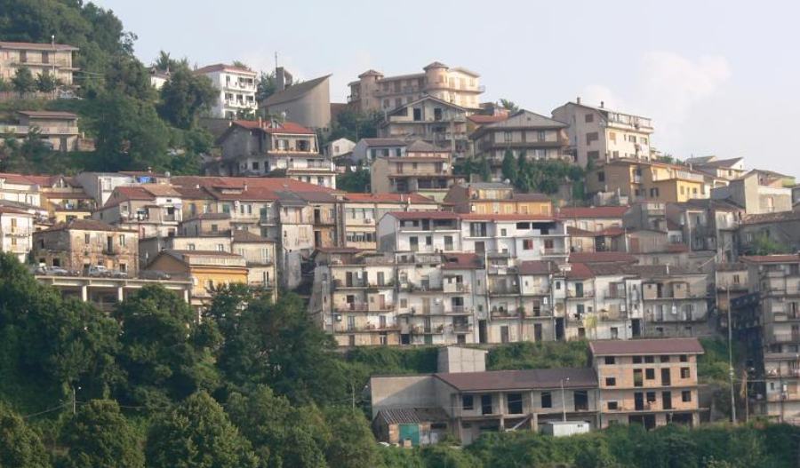 Sindaco di S. Nicola da Crissa chiude le scuole, 17 positivi all'antigenico 51 San Nicola da Crissa vv
