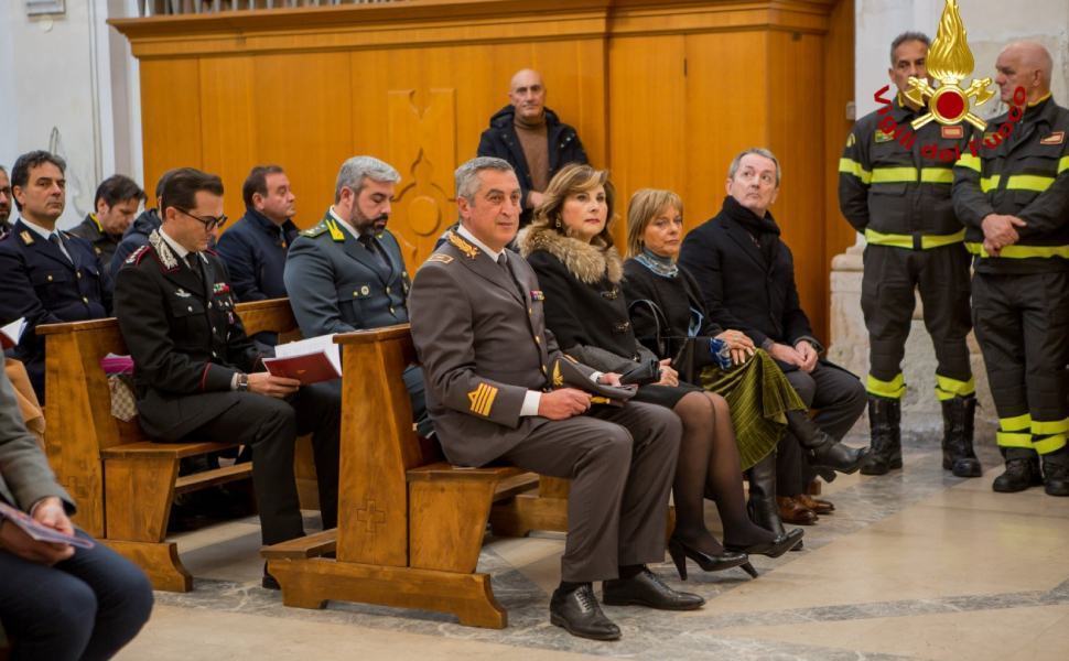 Vigili del fuoco celebrano Santa Barbara, in piazza dei Bruzi "Pompieropoli" 58 Santa Barbara Vigili fuoco Cosenza 03