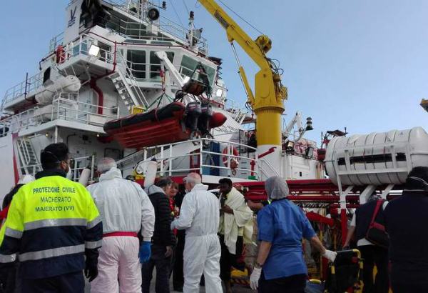 Commissariati tre centri d'accoglienza, sospetti sulla gestione da parte della 'ndrangheta 51 Sbarco Migranti Vibo 1