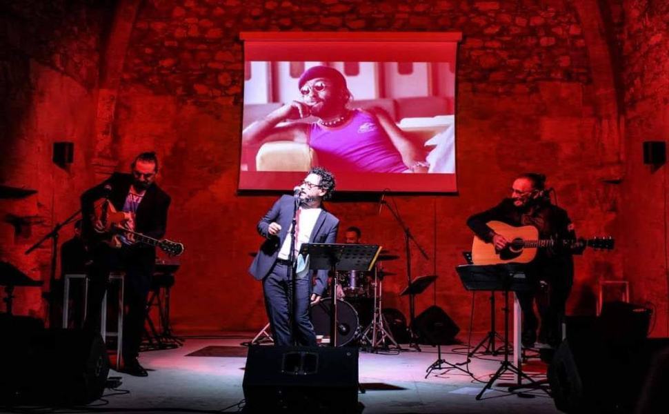 Scena Verticale Aspettiamo senza avere paura domani 1