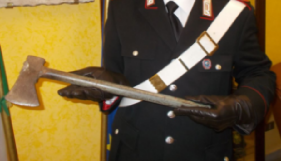 Blitz dell'Arma: coltelli, asce, alcool e droga, sette denunce a piede libero 51 Schermata 2017 01 09 alle 00