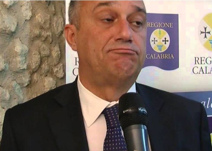 Fondi europei per i bisognosi intascati da politici e 'ndrine, parla l'ex assessore arrestato 196 Schermata 2017 02 02 alle 07