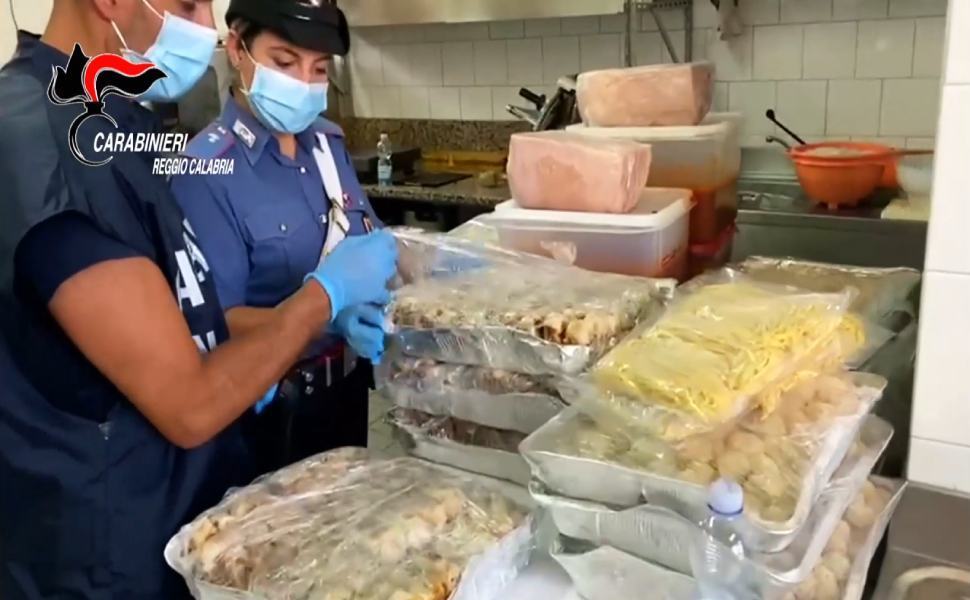 I Nas sequestrano 1,3 tonnellate di alimenti: "a rischio la salute dei clienti" 51 Schermata 2022 08 18 alle 11.26.42 41f87d73