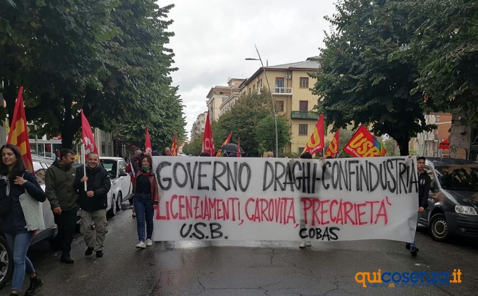 Cosenza: in corteo per il lavoro, la sicurezza e contro i licenziamenti 51 Sciopero generale corteo cosenza 11 ottobre