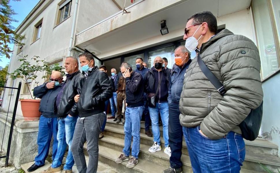 Sciopero lavoratori consorzio bonifica mormanno 01