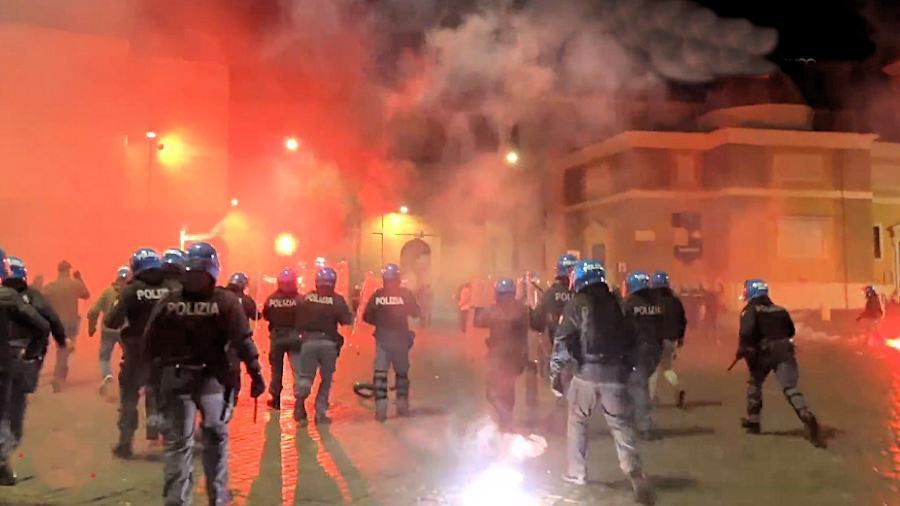Scontri proteste